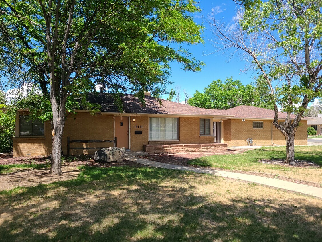 Primary Photo - 11111 E Montview Blvd