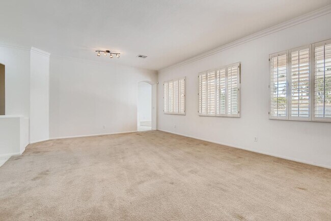 Foto del edificio - Incredible Single Story Home for Rent !