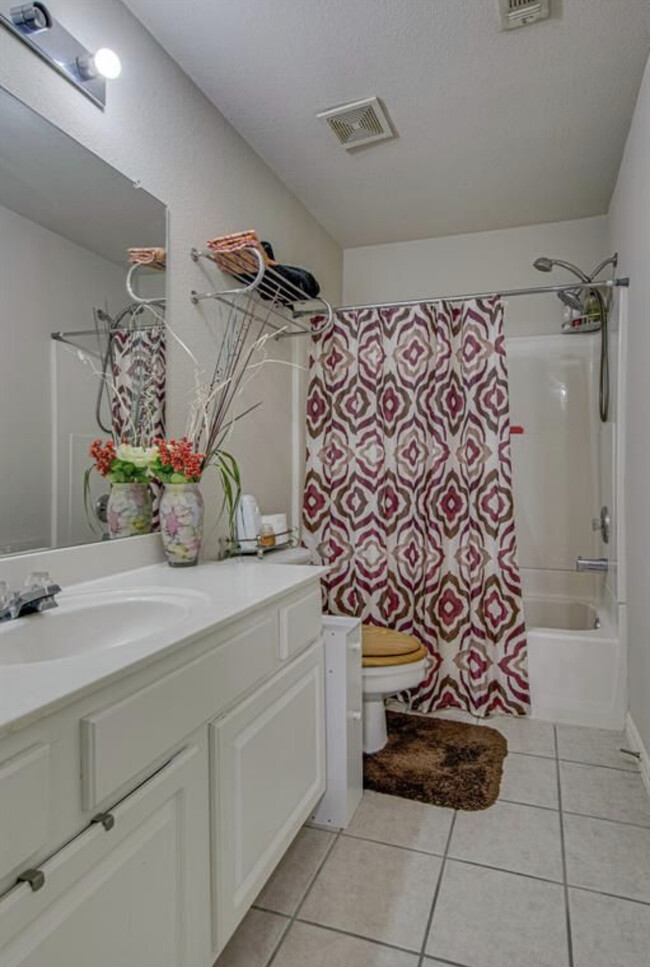 Building Photo - 9816 Cambria Ct