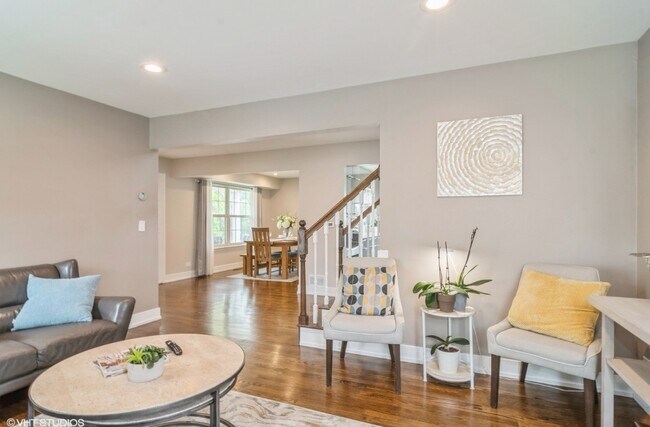 Building Photo - 1770 Penny Ln