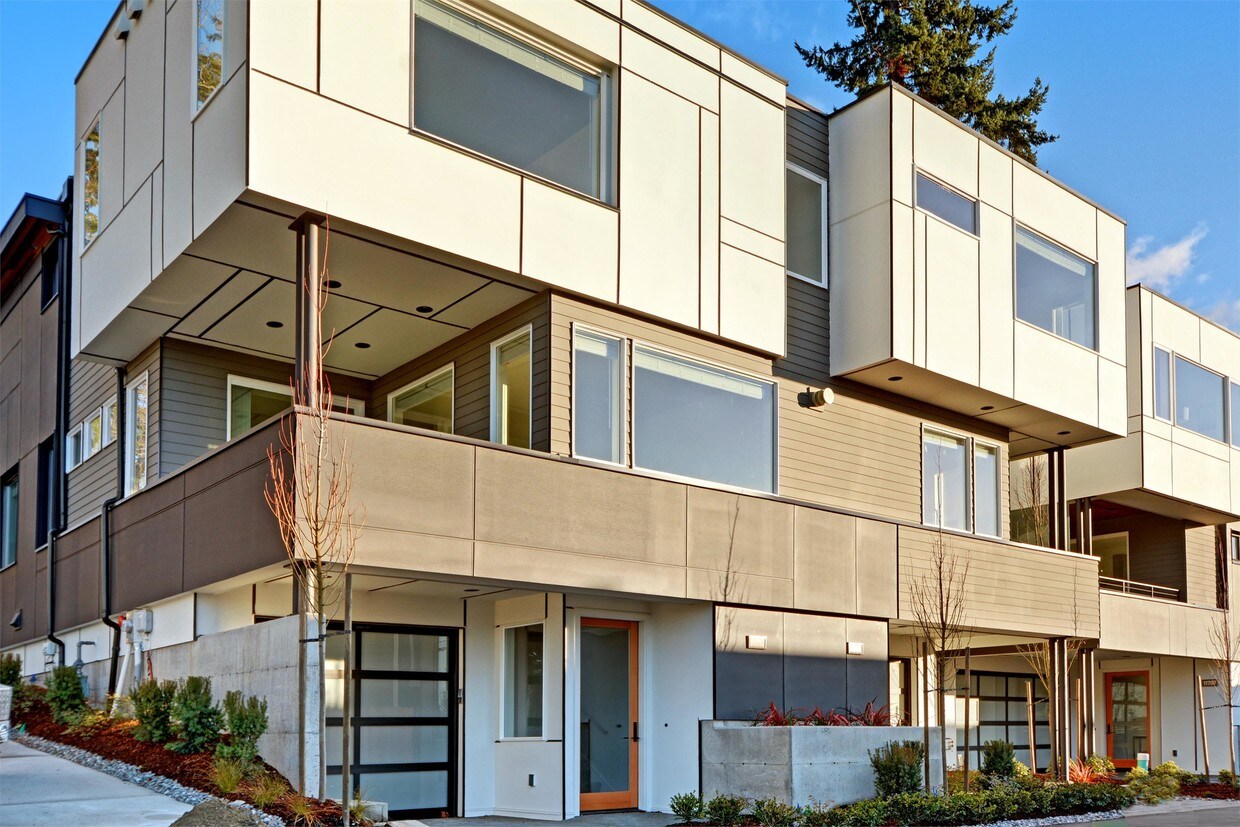 Building Photo - 7626 116th Ave NE