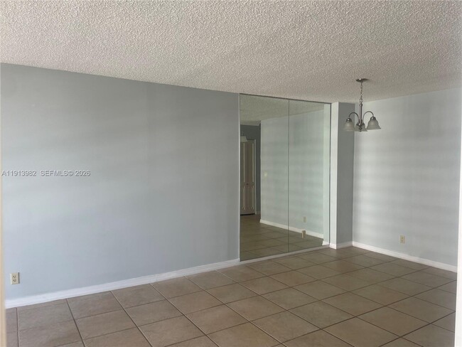 Foto del edificio - 2049 S Ocean Dr