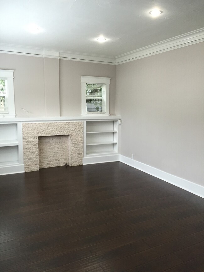 Foto del edificio - 7414 Fountain Ave