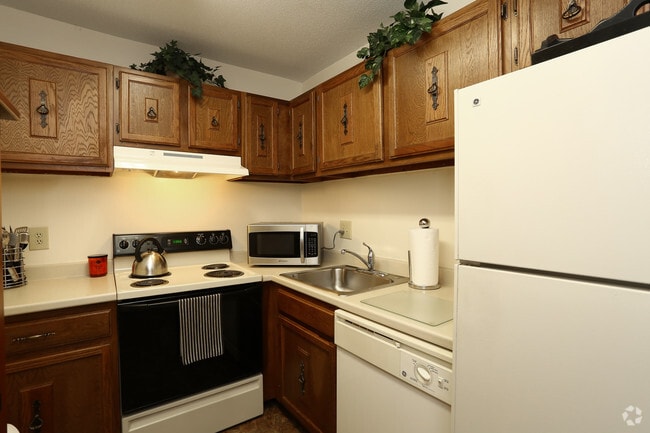 1 BD, 1 BA (624sqft) - Kitchen - Montcalm Heights Apartments