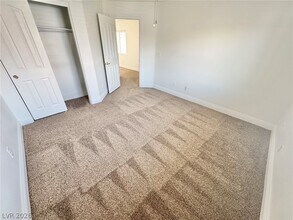 Building Photo - 9469 Thatched Sunlight Ct