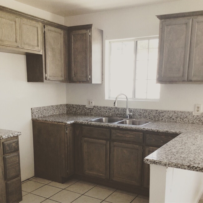 Photo - 335 E 76th St House