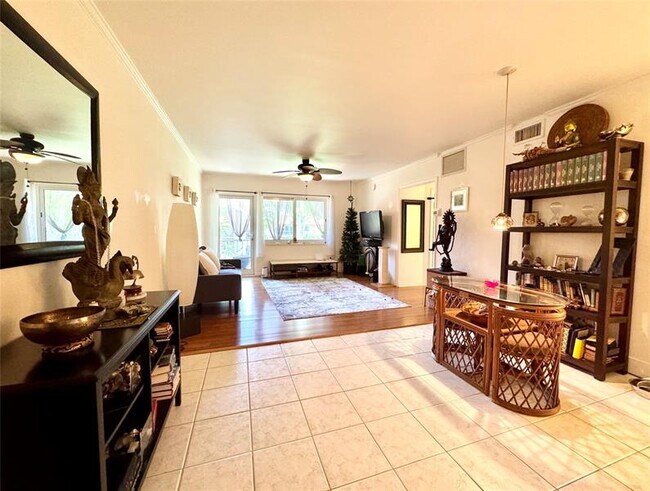 Foto del edificio - 136 NE 19th Ct