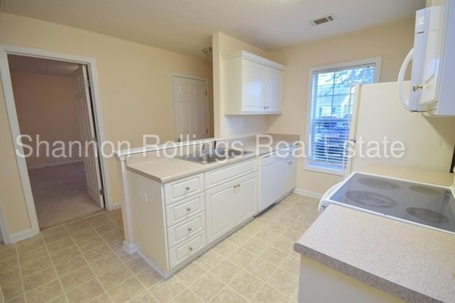 Building Photo - 1205 Longpoint Dr