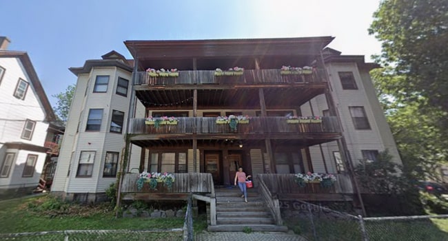 Building Photo - 38 Linden St