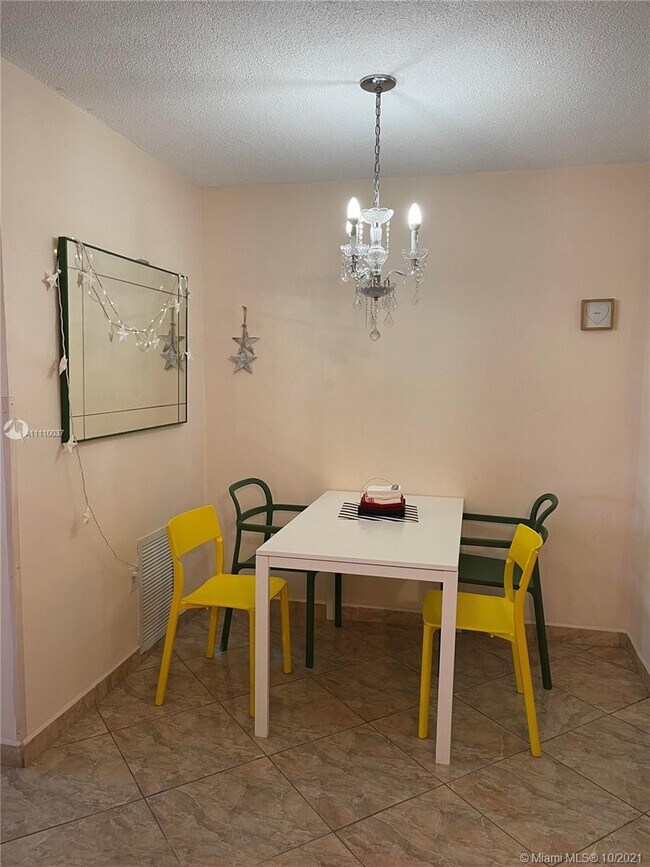 Foto del edificio - 17050 NE 14th Ave