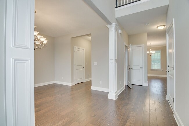 Building Photo - 4 Bedroom 2.5 Bath Canterbury Farms