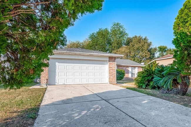Foto del edificio - 7650 Smiling Woods Ln