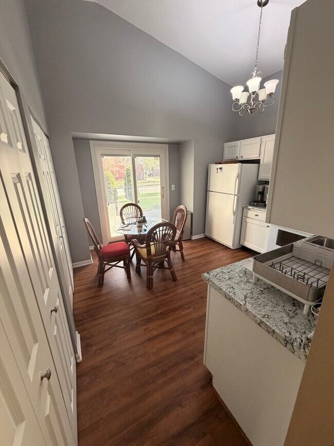 Foto del edificio - 1219 Huntington Dr