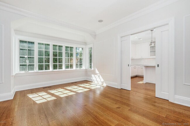 Building Photo - 151 Milbank Ave