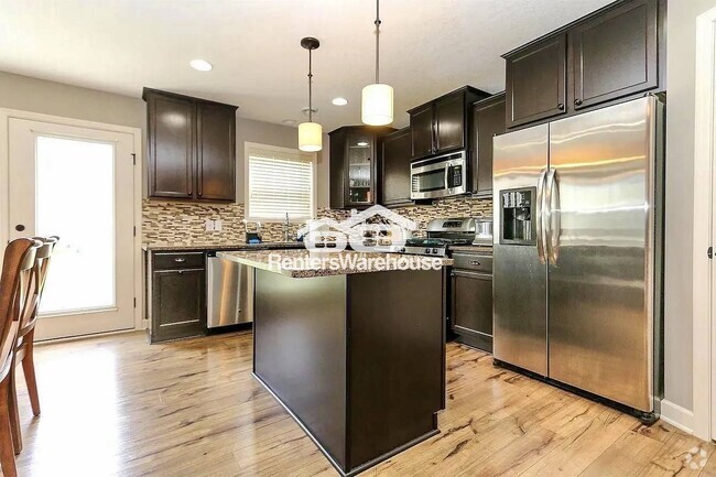 Building Photo - 3273 Red Oak Trail