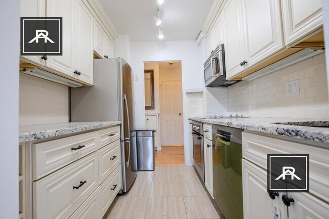 Building Photo - 2 bedroom in Brookline MA 02446