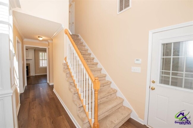 Building Photo - 122 Emberly Ln