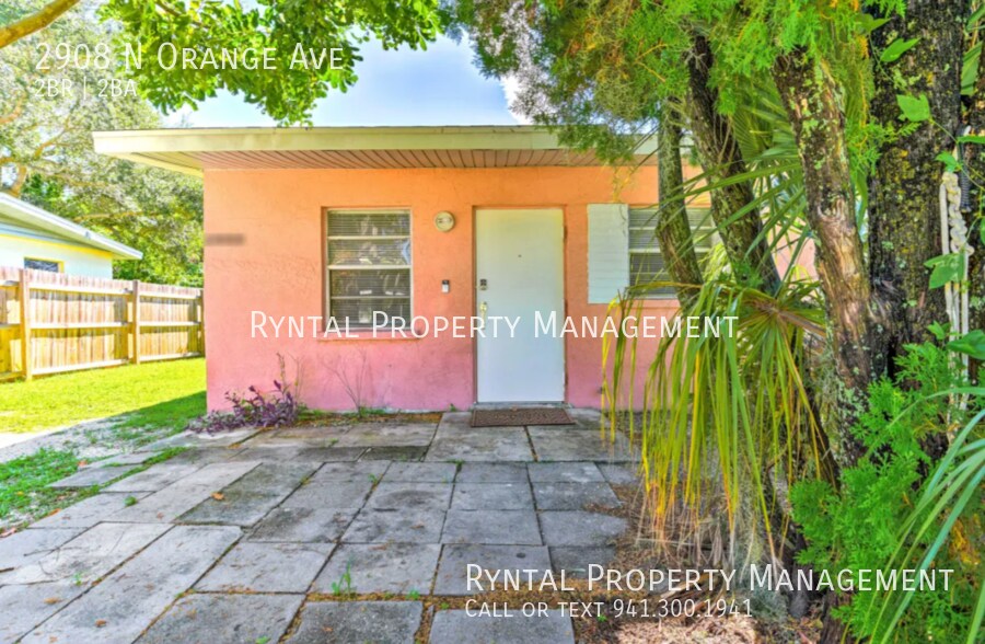 Unfurnished 2/1 Duplex Near Downtown Saras... House for Rent in