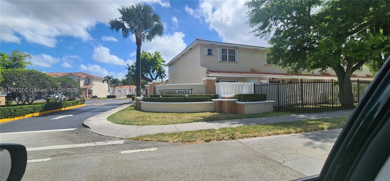 Foto principal - 13873 SW 63rd St