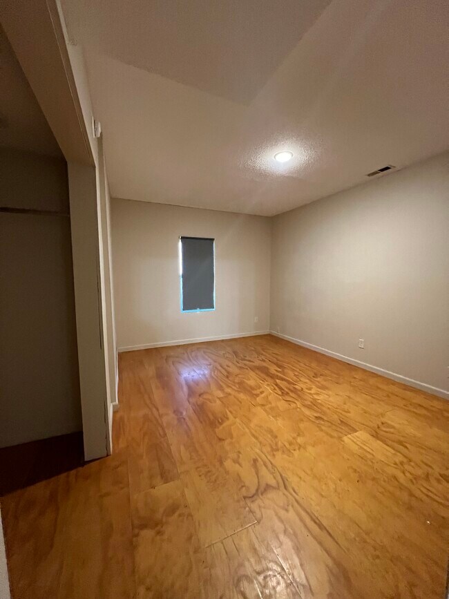 Foto del edificio - 728 N Plum St