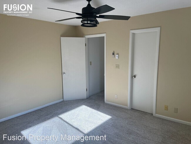 Building Photo - 3 br, 2 bath House - 209 Ledgewood CIR #101