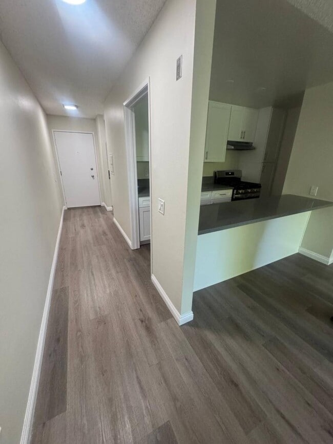 Foto del edificio - 0.0 bedroom in Sunland California 91040