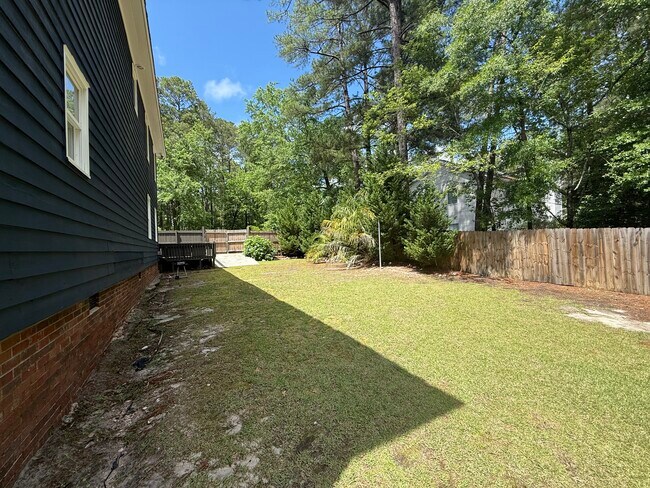 Foto del edificio - 160 Whitwood Cir