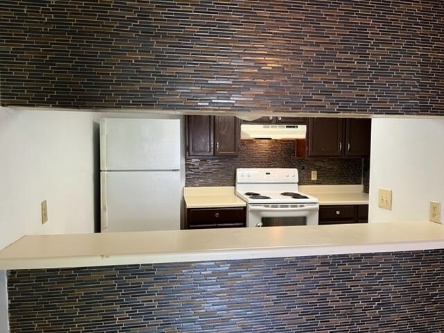 Foto del edificio - 100 Hillside Rd