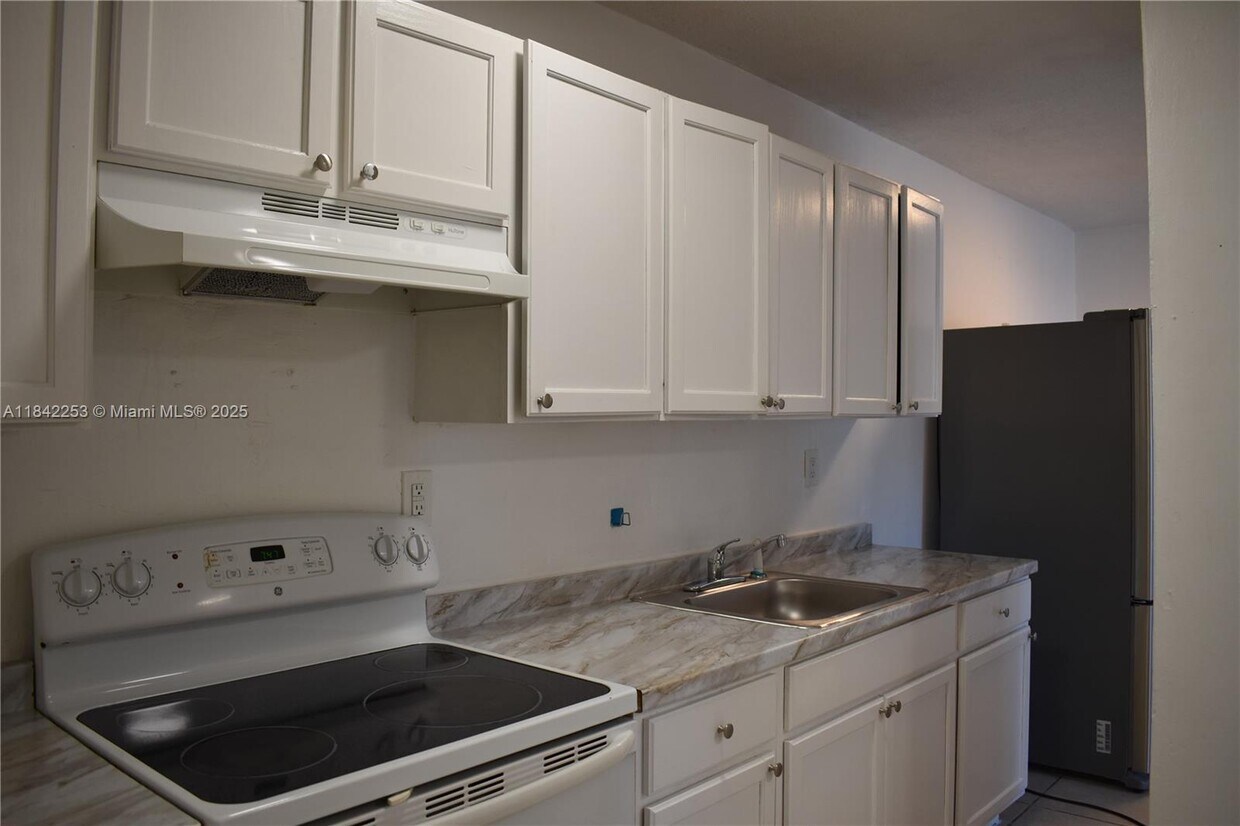 Foto principal - 2300 Superior St