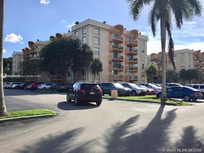 Building Photo - 9375 Fontainebleau Blvd
