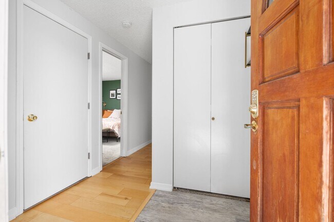 Building Photo - 3 Bed / 2 Bath Home in Warrenton!