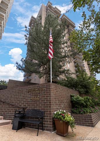 Foto del edificio - 460 S Marion St Pkwy