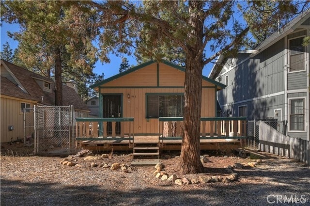 Building Photo - 949 Pine Ln