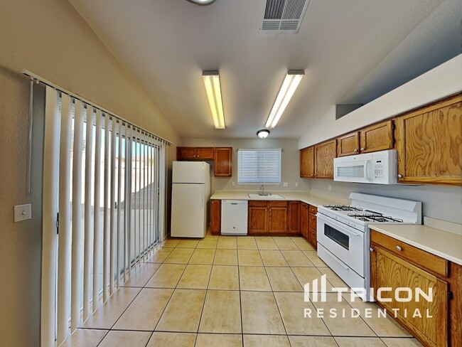 Building Photo - 5749 Grand Entries Dr