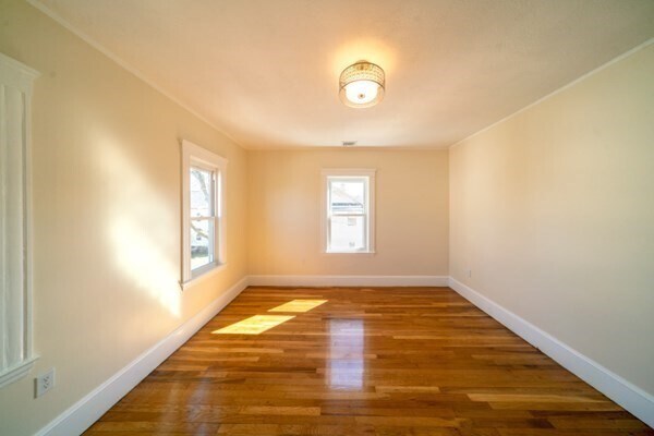 Foto del edificio - 14 Woodbine Rd