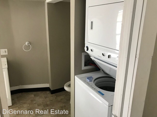 Building Photo - 3 br, 2 bath Apartment - 118 Ridgeway Ave