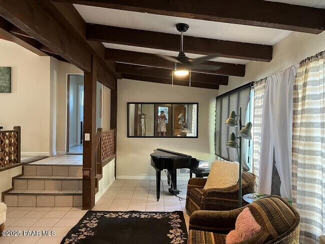 Building Photo - 1 Bar Heart Dr