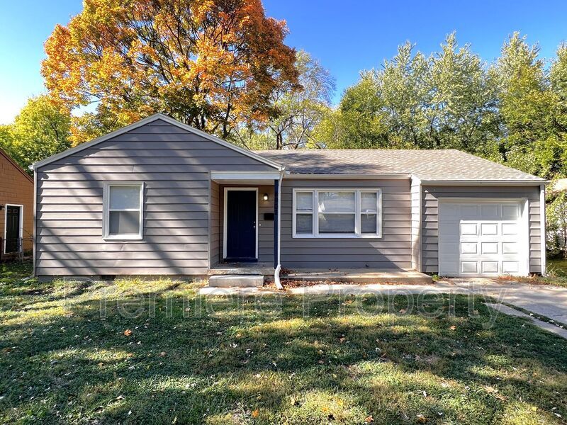 Foto principal - 8902 Richards Dr