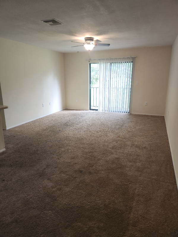 Building Photo - 2216 Flower Tree Cir