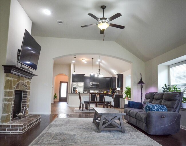 Building Photo - 5632 Sabbia Dr
