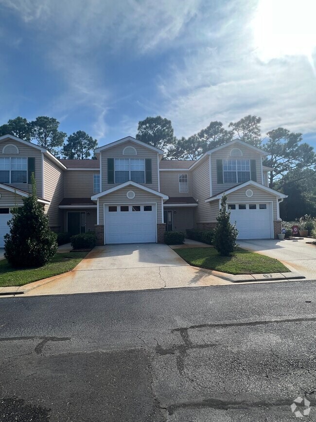 Magnolia Regency Apartments for Rent with Extra Storage Gulf Shores