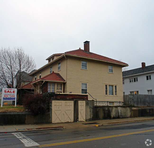 Building Photo - 1151 N Main St