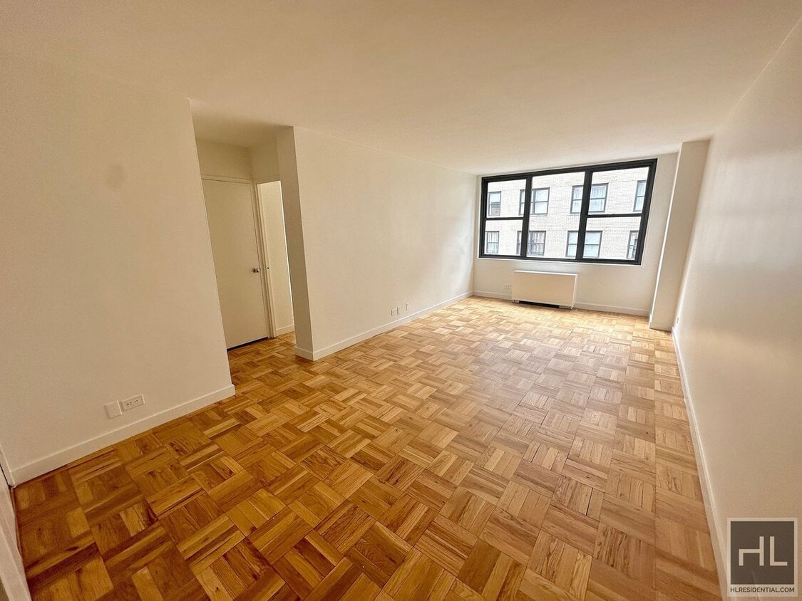 Primary Photo - EAST 49 STREET