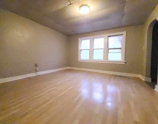 Foto del edificio - 327 N 41st St