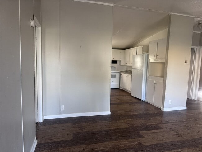 Building Photo - 934 Queenswood St