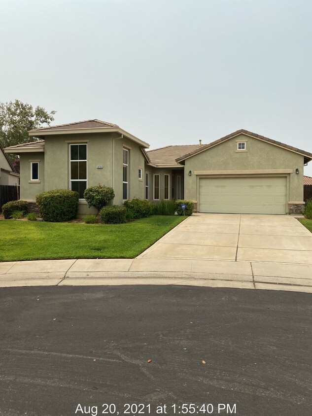 Primary Photo - Beautiful Home in a Court