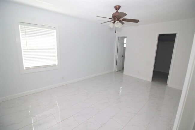 Foto del edificio - 160 SW 127th Ave