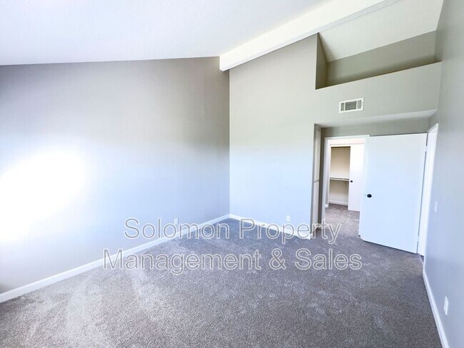 Foto del edificio - 905 Viewpoint Dr