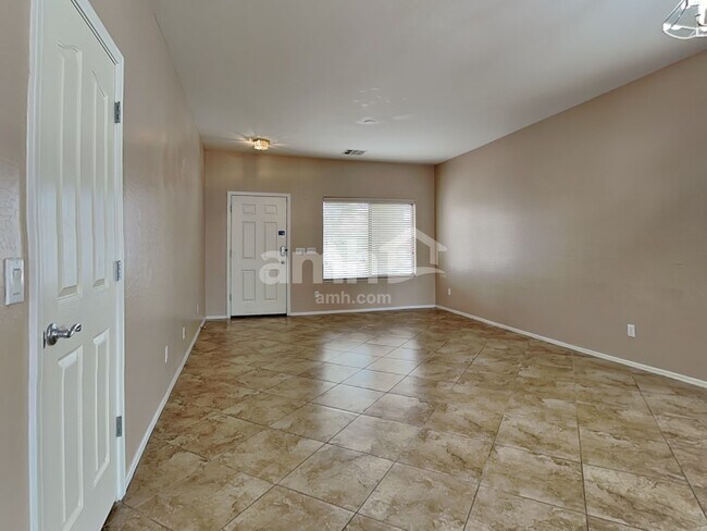 Foto del edificio - 3908 N 294th Ln