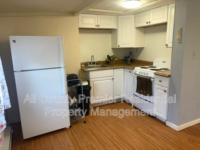 Foto del edificio - 4 Henshaw Ct